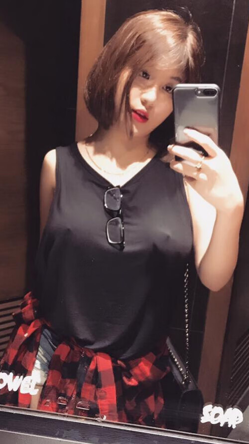 纷纷扰扰的场上战斗，队员拼搏拼杀，纷纷扰扰什么意思_