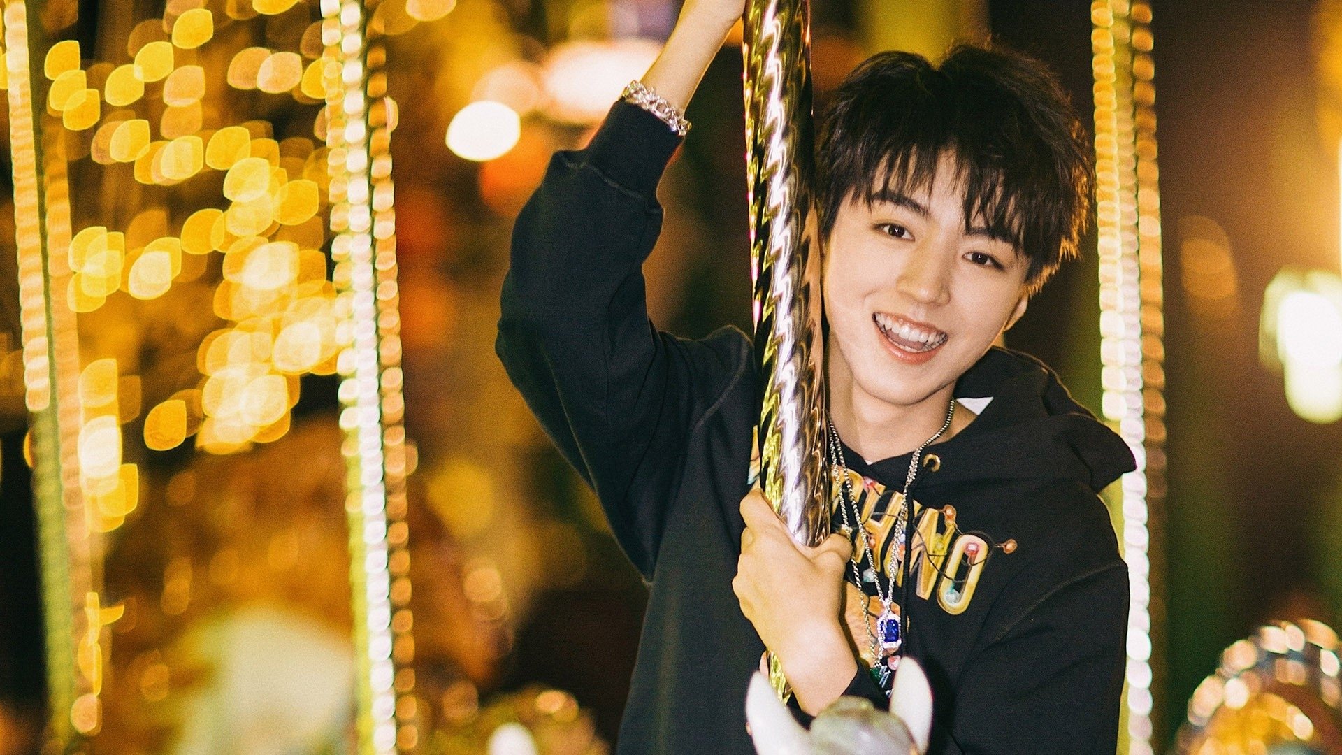 kaiyun官方网站-中场核心发挥关键作用，助力球队攻防平衡，中场球员技巧