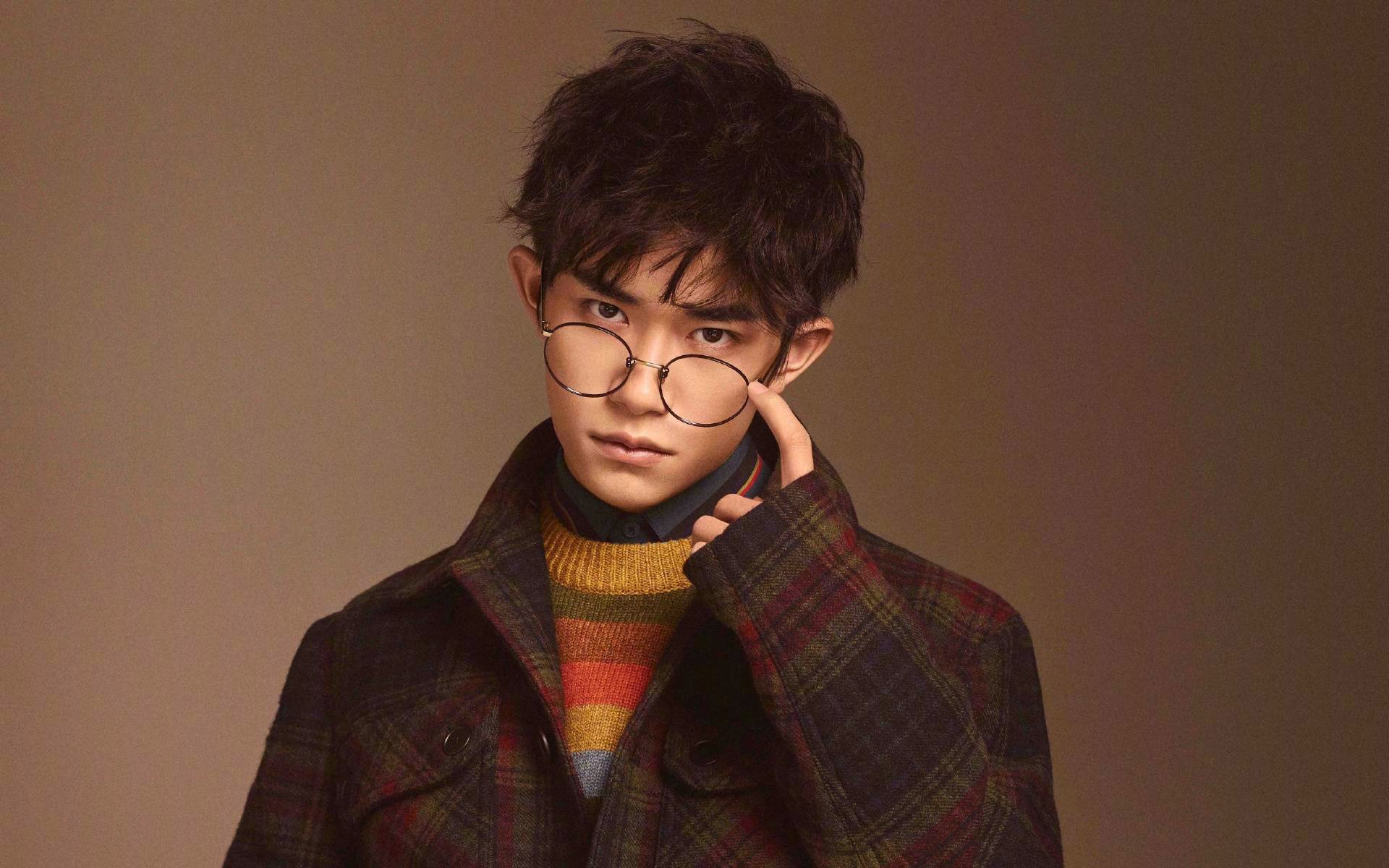 那不勒斯边路突击打穿对方防线，那不勒斯后防线