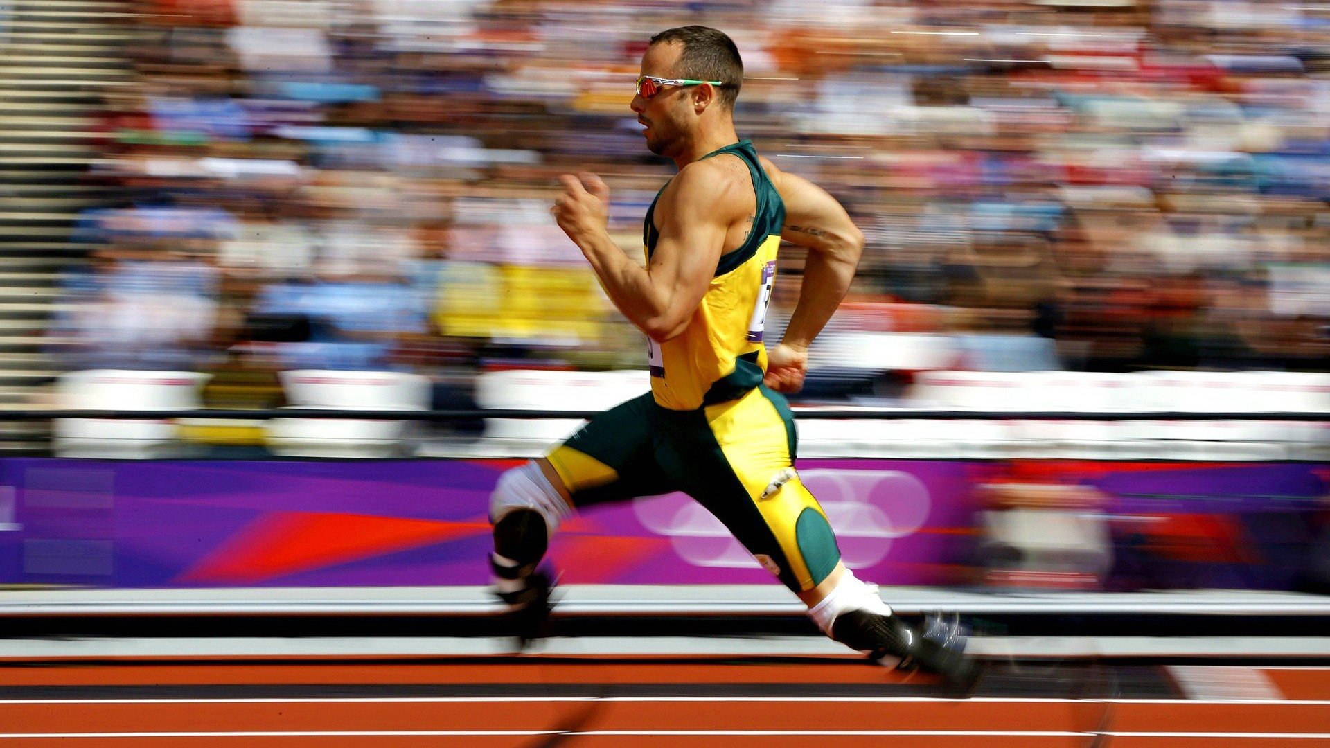 “腰旗美式橄榄球赛:东部新区运动热潮席卷赛场”